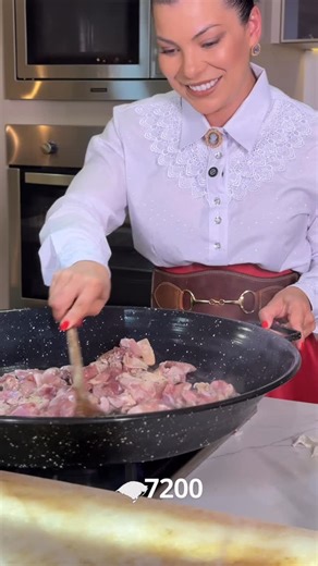 HOME 7200 on Instagram: "🌾🔥 No coração do 20 de setembro, celebramos nossas tradições com sabor e união! Uma paeja campeira de respeito para marcar a Semana Farroupilha. 🇧🇷✨ Que nunca falte orgulho, história e mesa farta no Rio Grande! 💛💚❤️"