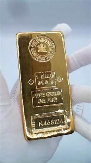 🍁 1 Kilo Royal Canadian Mint Gold Bar | Canadian Excellence in Gold Crafted with .9999 purity and the RCM's iconic maple leaf stamp, this bar embodies sovereign-grade quality with cutting-edge security features. #RCMGold #KiloGold #CanadianBullion #MapleLeafGold #SovereignWealth | Dan Johnson Kierstin