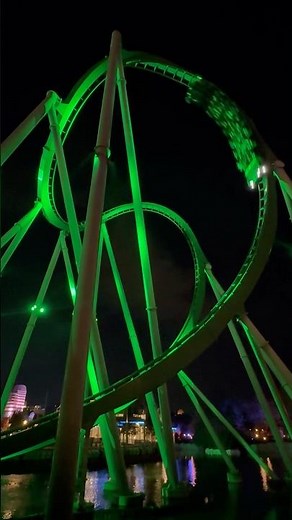 The Incredible Hulk Coaster Looks INSANE at Night 🌙🎢