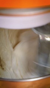 The Mimac commercial depositor improves efficiency, accuracy and consistency by automating the production process.✅ Various interchangeable molds create a variety of cookie size and shapes by depositing dough through different templates and nozzles. Mimac's range of wire cutting frames will cut through the hard dough with precision.👋 Shortbread biscuits, petit fours, meringues, macaroons and more! Mimac takes your baking to new levels of precision and efficiency. Credits: MIMAC ITALIA S.R.L. ht