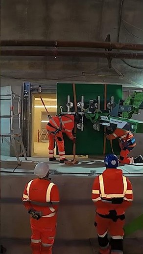 HS2 timelapse | Installing the first Chiltern tunnel cross-passage door #shorts