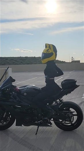 wyd if Celty pulls up? 💋🔥✨ #biker #gothgirl #durarara