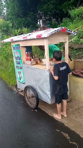 jajan mie ayam keliling pinggir jalan