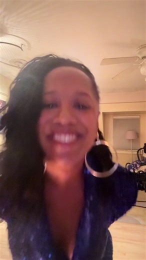 Birthday Behavior! Feeling blessed after a wonderful mellow day & light evening hangs with friends last night! Cheers to another year! 11/22❤️‍🔥🙏🏾 ♐️ #lifeofanartrist #soulsinger #sagittariusseason