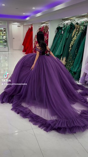 Ubicación📍4243 W Bethany Home Rd Phoenix az 85019 @arizona_unity_ @princesas.reales.phoenix @makeup_karloluna @princesasreales.nightgowns_ @outlasting_memories @6024752321 #quinceañera#quincianerphotographer#sweet16#sweet16photoshoot😘😍😍😘 vestido de encantada!#moda #vestido #modista #diseñadora arizona##QuinceañeraElegante#VestidoDeEnsueño#EstiloQuinceañera#ModaQuinceañera#RadianteAlosQuince#BrillandoEnMisQuince#VestidoSpectacular#QuinceañeraFashion#EleganciaAlosQuince#EstiloUnico#Celebrando