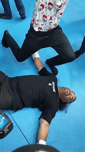 Samoan Brothers Dominate 50 Street Fighters