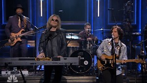 Watch Hall & Oates Bring The House Down On Fallon