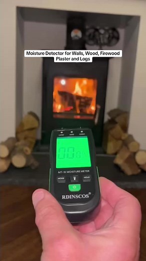 Effective Damp Meter for Wood and Walls Monitoring