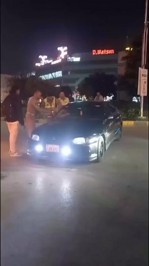 90K views · 2.3K reactions | What Scene???  I-8 Markaz, Islamabad . . . . #honda #civic #hondacivic #police #islamabad #pakistan #carsenthusiastspakistan | Cars' Enthusiasts-Pakistan | Facebook