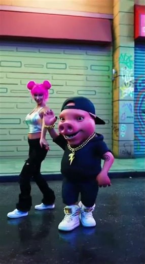 Street Dance Gone Wrong: Pig Steals Pink Girl’s Spotlight #UrbanDance#StreetBattle#DancingPig