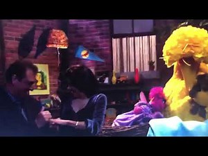 Sesame Street It’s starting to rain and Maria, Luis, Abby and Big Bird are getting out of here