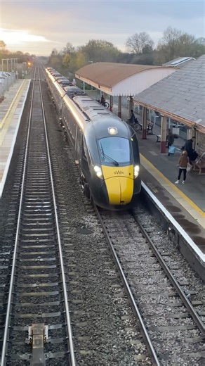 GWR class 800 IET arriving into Yatton for Cardiff Central #britrail #britishrail #railwaycontent