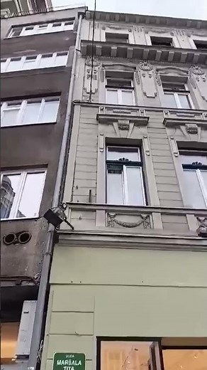 How long: A facade has collapsed in the middle of Tito Street in Sarajevo again!