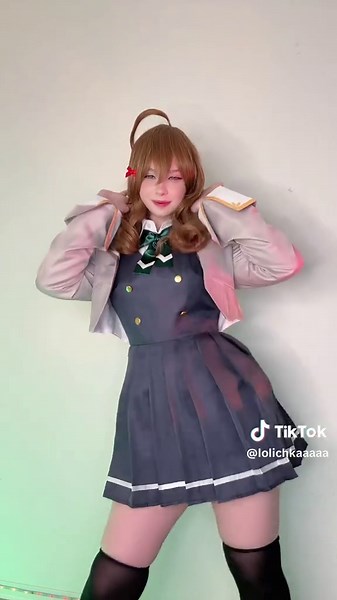 Momento de baile cosplay con Masha y amigos