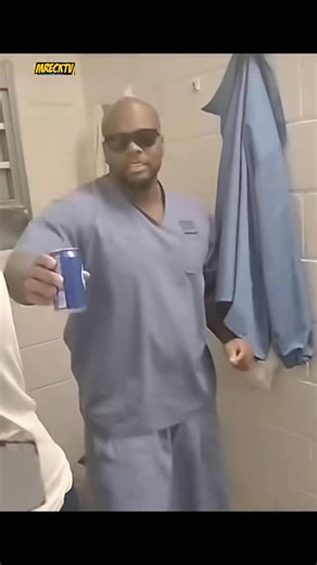 David Flat Sparks aka The Mad Boxer on Instagram: "Correctional facility twerk team got it 🤦🏾‍♂️ (The Mad Boxer) #boxing #mma #comedy #fyp #explore"