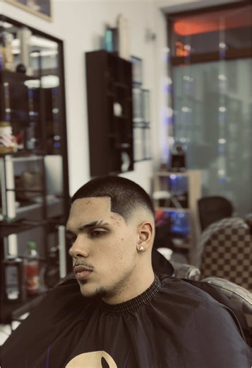 #bucharest #barbershop #barberia #barber #romania #fyp #haircut #style #fy #👍🏽