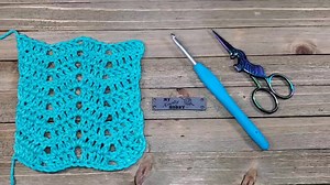 Chevron Stitch pattern - Easy to follow crochet tutorial The chevron is a classic crochet stitch pattern. There are many different ways to put stitches together to achieve this look, I created this tutorial to be beginner friendly and easy to follow. I hope you enjoy. #happy_hooking ✌🏻😘 | My Knotty Hobby