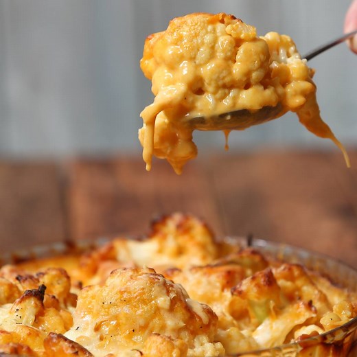 Three-Cheese Cauliflower Bake Full recipe: https://taste.md/2cfq6MD Get more recipes on our app: https://taste.md/2bc3sEg | Tastemade UK