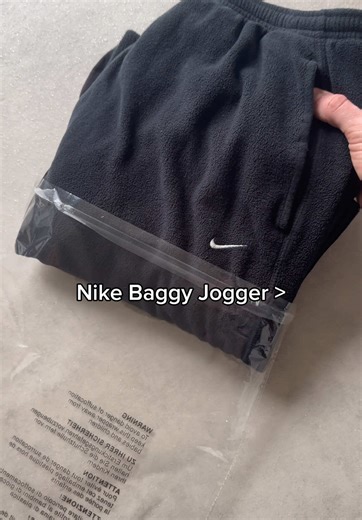 Need baggy nike joggers😍#tracksuit #fashion #baggy #jogger #styleinspo