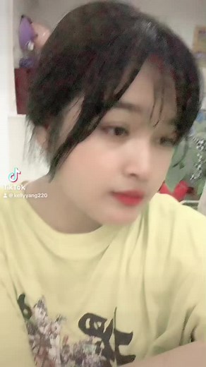 Exploring Graphic T-Shirts: Unique Styles and Trends