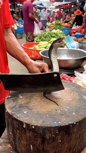 Real Black Snake Cutting in Street Market 😱🐍 | Snake Tongue Movement Close Up