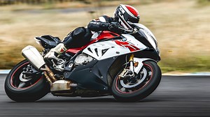 バイクのハイサイドとは？危険な転倒の原因と防止策【初心者向け】 | バイクサップ