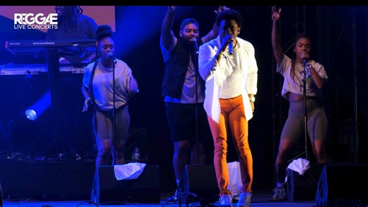 🚀 TO THE TOP! 🎶 Christopher Martin 🇯🇲 ft. Romain Virgo 🇯🇲 brought pure FIRE to the Reggae Geel Festival stage! Unstoppable energy, flawless vocals, and vibes for DAYS 🌟🇯🇲 🎥 Captured LIVE by Reggae live concerts - Show in Comments This one’s for the real reggae lovers! ❤️💛💚 #ToTheTop #ChristopherMartin #RomainVirgo #ReggaeGeel #LiveReggae #ReggaeLiveConcerts #FeelTheVibes | Reggae-agenda