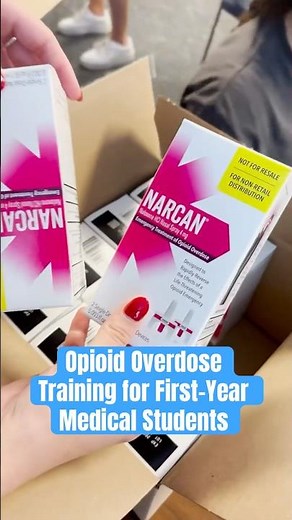 Opioid overdose prevention training session for 1st-year students.