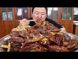 Ah Qiang Makes Braised Lamb Chops. The Meat Is Tender And Spicy. It’S A Satisfying Meal！