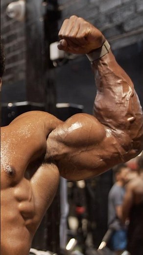 YOU1STLONDON’s Massive and Strong Biceps! #bodybuilder #muscle #powerbodybuilding