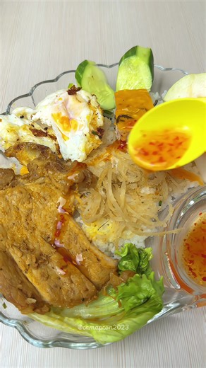 Mukbang Cơm Tấm: Trải Nghiệm Ăn Uống Vui Vẻ