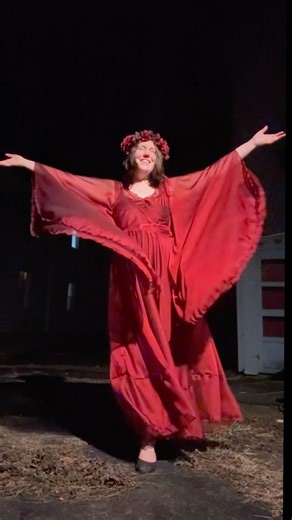 I’ve been making a dress to wear to the Everybody Scream tour! #florenceandthemachine