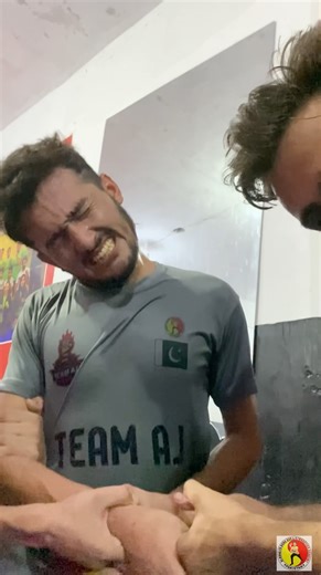 That pain 😜😩 and wait for the result 🔥 Physiotherapy Work | Thumbs Dislocation Quick Fix #shorts