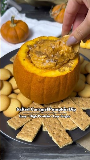 High Protein Dessert Dip! #pumpkinrecipes #proteingoals #lowcalorie #easyrecipe #macrofriendly