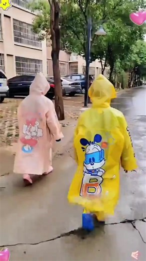 Top Quality Raincoats for Kids: Style and Protection