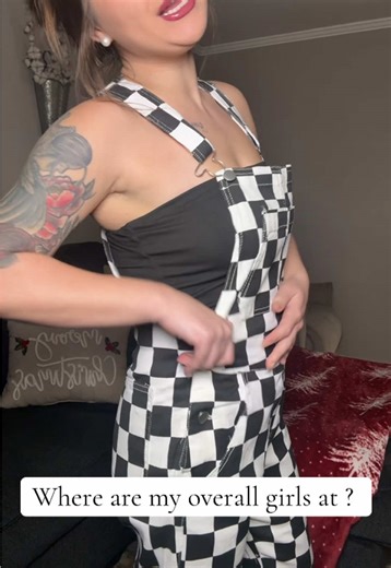 Stylish Overall Outfits for Spring Fashion