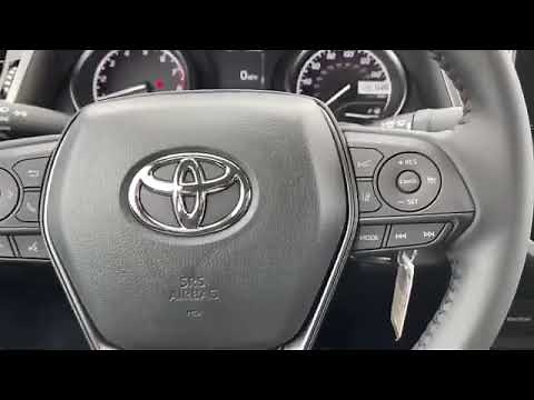 2023 Camry LE vs 2023 Camry SE