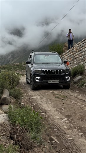 Nitin kashania | Travel on Instagram: "Jai shree ram 🔱🚩 @gurgaon_1001 #himachalpradesh #himachal #india #mountains #himalayas #manali #shimla #himachaltourism #travel #nature #travelphotography #incredibleindia #kullu #instagram #himachaldiaries #instahimachal #photography #himachali #travelgram #kangra #pahadi #mandi #kasol #instagood #wanderlust #kinnaur #himachalpictures #love #spiti #uttarakhand"