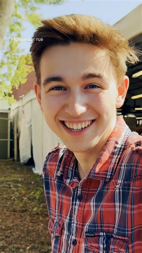 13K views · 60 reactions | Découvrez Olivier! Il arrive à Montréal pour développer son réseau et partager ses multiples passions!  Pignon sur rue | Dès le 15 septembre | Télé-Québec | Facebook