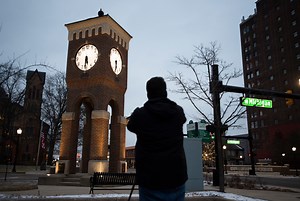 Daylight Saving Time: Turn your clocks back earlier this year
