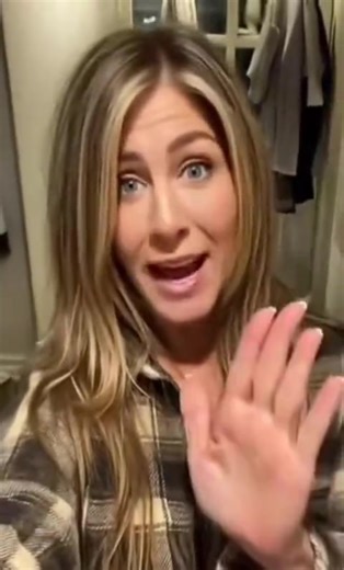 Jennifer Aniston: The Country Music Connection
