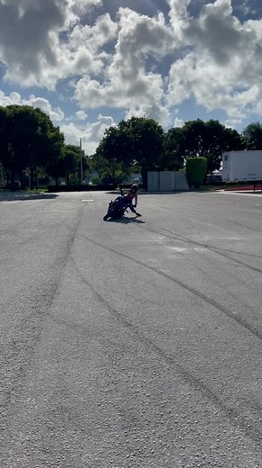 Making some baby progress on my drifts. :) #drift #stunt | Robyn Stunts