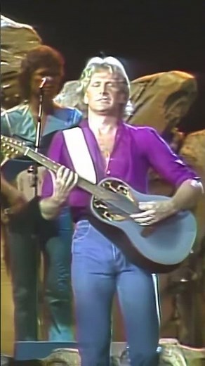 This is the 80s at full power — Air Supply live in Hawaii 🚀 #80smusic #NowAndForever