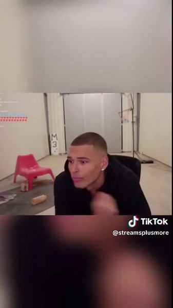 Who does bro think he is💀 #mar3lg #fyp #streamer #viralvideo