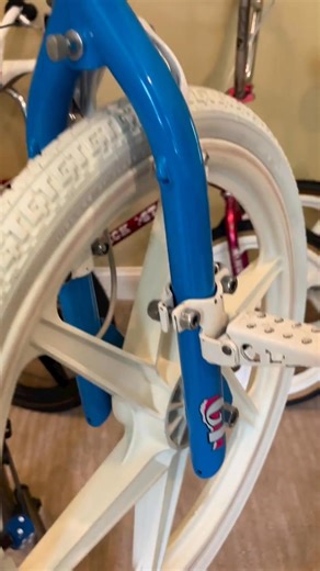 1987 GT Pro Freestyle Tour all-original survivor in incredible shape. Rare find for serious collectors or riders who know real oldschool quality. 🔥 #GTBMX #ProFreestyleTour #OldSchoolBMX #VintageBMXForSale #BMXCollector #BMXForSale #RetroBMX #FreestyleBMX #BMXRestoration #GTPerformer #ClassicBMX #BMXLife | Rex's bmx bike collection