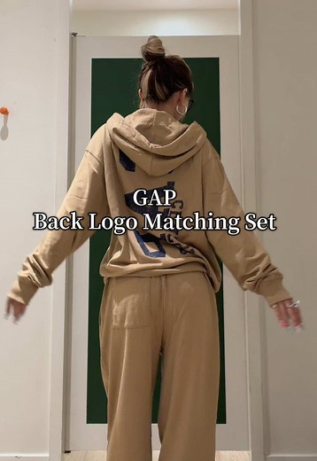 GAP バックロゴ セットアップ｜カップルで着たい新作パーカー