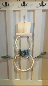 Scandinavian Snowman Christmas Wreath Dollar Tree DIY #dollartreediy #craftybeach #snowmandiy #christmasdiy #dollartree | Crafty Beach