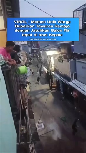 LAGI VIRAL 》TRENDING 》FYP 》VIRAL 》NEWS on Instagram: "BISA PAS BANGET BEGITU AUTO BUBAR 😱 #lagiviral"