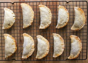 3K views · 137 reactions | Pumpkin Empanadas make yummy, sweet treats for the holidays. A classic Mexican dessert that’s a favorite all year long. Recipe at https://inmamamaggieskitchen.com/pumpkin-empanadas-empanadas-de-calabaza/ | Mama Maggie's Kitchen | Facebook