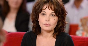 "J'ai la phobie des voyages" : Isabelle Mergault se confie sur sa vie de mère auprès de sa fille Maya